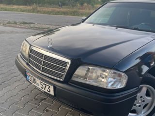 Mercedes C-Class foto 7