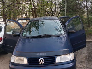 Volkswagen Sharan foto 1