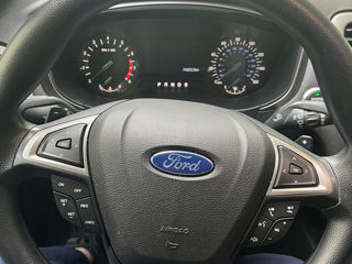 Ford Fusion foto 9