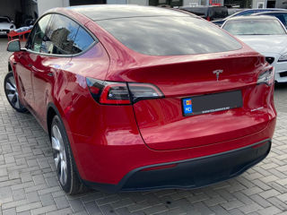 Tesla Model Y foto 3