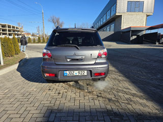 Mitsubishi Outlander foto 4