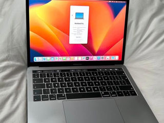 MacBook pro 2019 13 inch touch bar