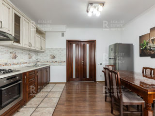 Apartament cu 2 camere, 100 m², Centru, Chișinău foto 8