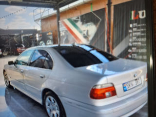 BMW 5 Series foto 3