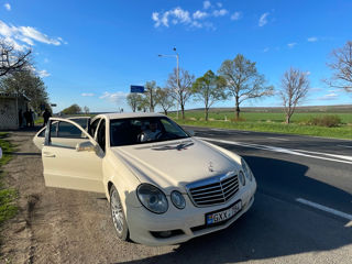 Mercedes E-Class foto 1