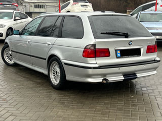 BMW 5 Series foto 4