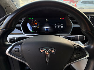 Tesla Model X foto 11