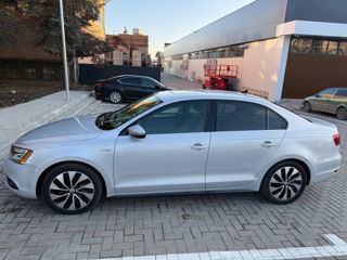 Volkswagen Jetta foto 4