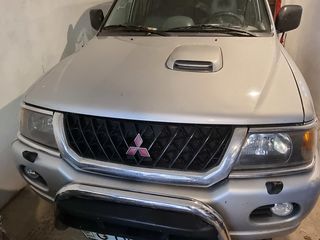 Mitsubishi Pajero Sport foto 5