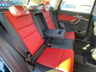 BMW iX1 фото 1