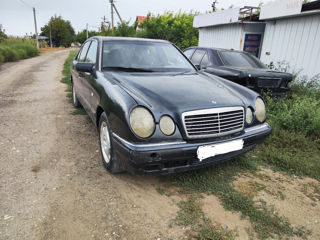 Mercedes E-Class foto 2