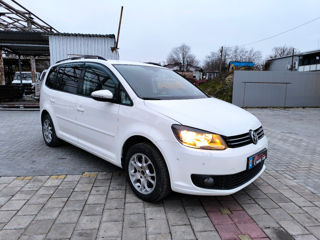 Volkswagen Touran foto 3