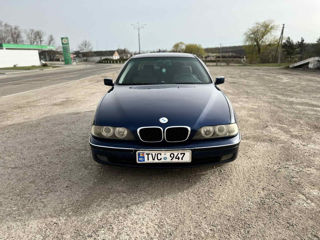 BMW 5 Series foto 1