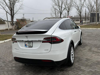 Tesla Model X foto 2