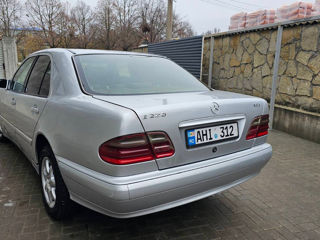 Mercedes E-Class foto 3