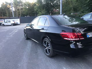 Mercedes E-Class foto 1