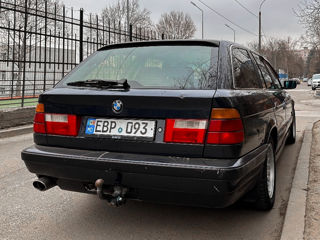 BMW 5 Series Touring foto 1