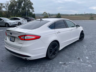 Ford Fusion foto 3