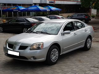 Mitsubishi Galant foto 1