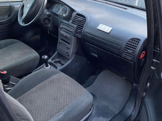 Opel Zafira foto 2