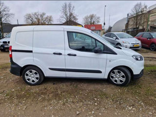 Ford Transit Courier foto 4