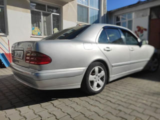 Mercedes E-Class foto 4