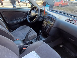 Toyota Avensis foto 5