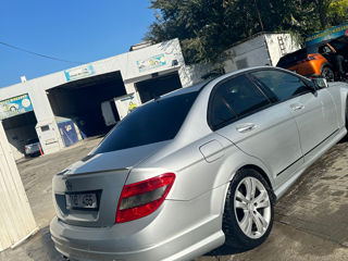 Mercedes C-Class foto 9