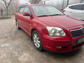 Toyota Avensis foto 4