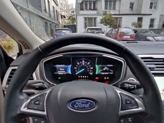 Ford Fusion foto 10