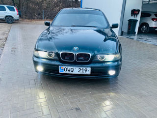 BMW 5 Series foto 11