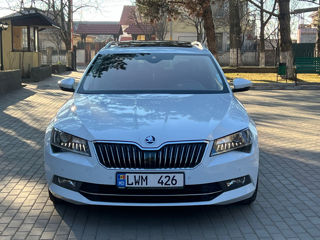 Skoda Superb foto 3