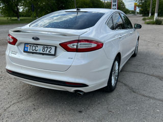 Ford Fusion foto 4