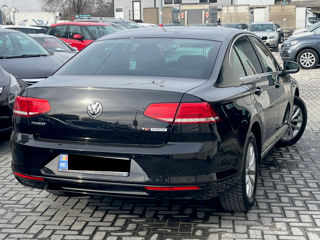 Volkswagen Passat foto 4