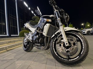 Suzuki GSR 600 foto 3