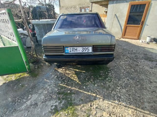 Mercedes 190 foto 3