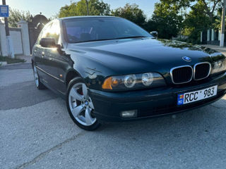 BMW 5 Series foto 1