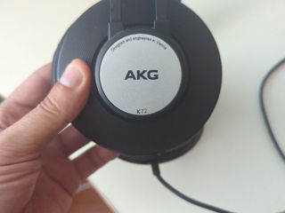 AKG72