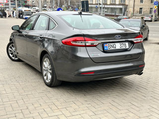 Ford Fusion foto 5