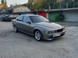 BMW 5 Series foto 3