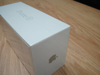 iPhone SE 64GB Silver, Prima Generație - Nou, Sigilat, în Cutia Originală - Ocazie Specială! foto 4