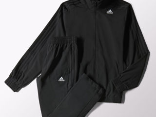 Costum sportiv Adidas