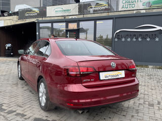 Volkswagen Jetta foto 4