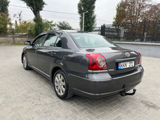 Toyota Avensis foto 5