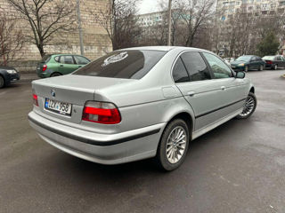 BMW 5 Series foto 7