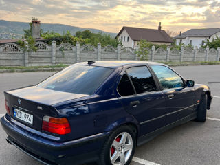 BMW 3 Series foto 6