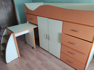Se vinde pat la mansardă pentru copii cu zonă de lucru (second-hand) foto 0
