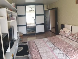 Apartament cu 2 camere, 65 m², Botanica, Chișinău foto 4