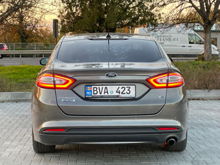 Ford Fusion foto 5