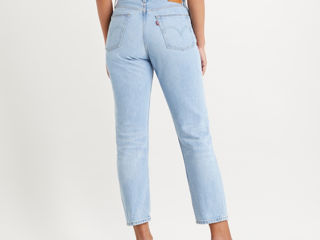 Levis 501 cropped mar 26